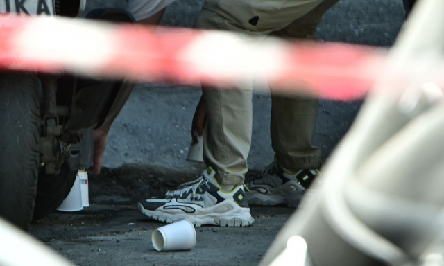 Βγήκαν τα όπλα στον Κολωνό μέρα μεσημέρι σε καφετέρια: Τραυματίες ένας αστυνομικός κι ένας Τούρκος