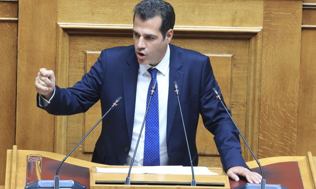 Εντολή Πλεύρη: Δεν μετακινούνται πλημμυροπαθείς της κακοκαιρίας Daniel από τη δομή Κουτσόχερου