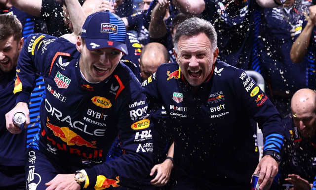 Ετοιμάζει μεταγραφή στη Mercedes ο Verstappen;