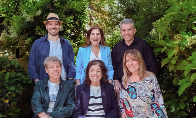 Θέατρο Άλσος: Οι Κονιτοπουλαίοι επανενώνονται για μια βραδιά