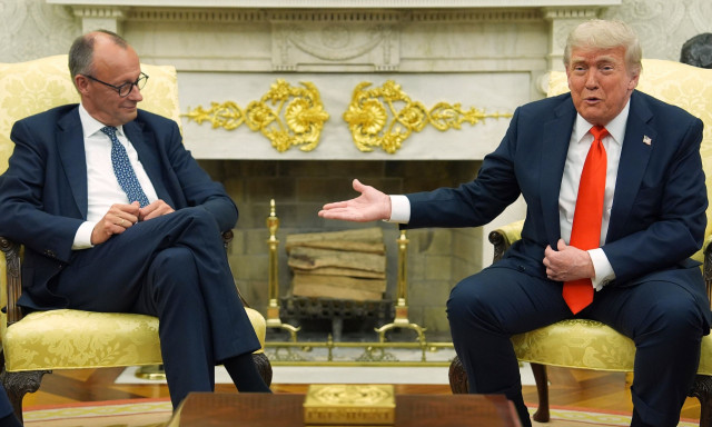 Γερμανία: Ο Μερτς επαινεί τον Τραμπ για την πρωτοβουλία να προμηθεύσει με όπλα την Ουκρανία