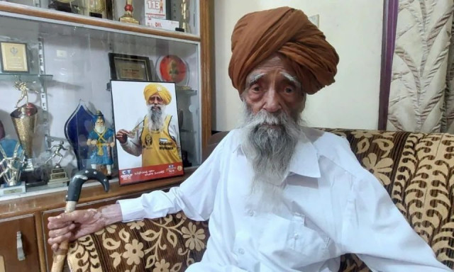 Πέθανε ο γηραιότερος μαραθωνοδρόμος του κόσμου - Τον χτύπησε αυτοκίνητο ενώ περπατούσε στο χωριό του