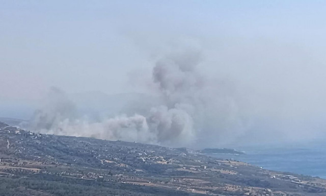 Καλύτερη η εικόνα της φωτιάς στο Λάχι Λακωνίας - Απεγκλωβίστηκαν 4 άτομα από το Λιμενικό
