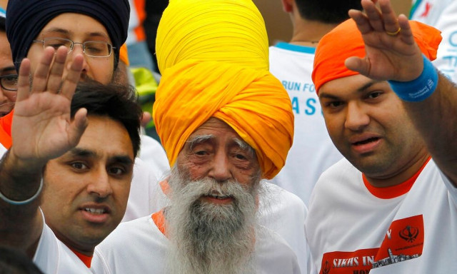 Ινδία: Ο «γηραιότερος» μαραθωνοδρόμος στον κόσμο σκοτώθηκε σε τροχαίο