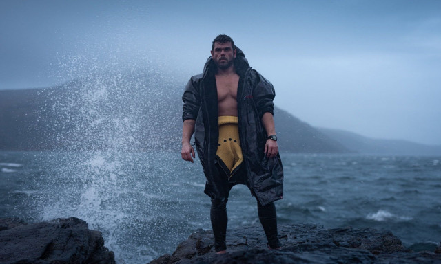 Ross Edgley: Ο Βρετανός «Θορ» κολυμπά γύρω από την Ισλανδία - Η συνάντηση με τις φάλαινες δολοφόνους