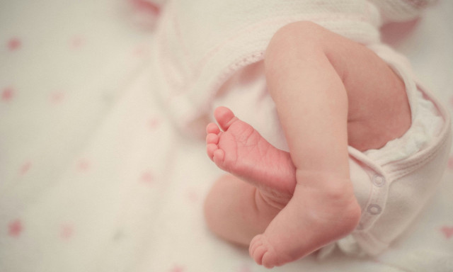 Φρίκη σε μαιευτήριο: 6χρονος σκότωσε νεογέννητο - Την πέρασε για κούκλα και την πέταξε στο δάπεδο