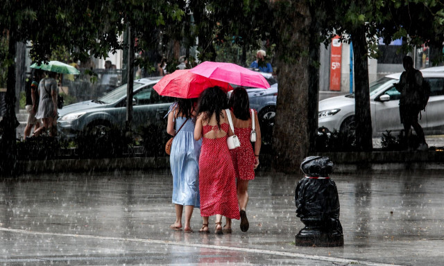 Έκτακτο δελτίο ΕΜΥ: Έρχονται ισχυρές καταιγίδες - Ποιες περιοχές θα επηρεαστούν