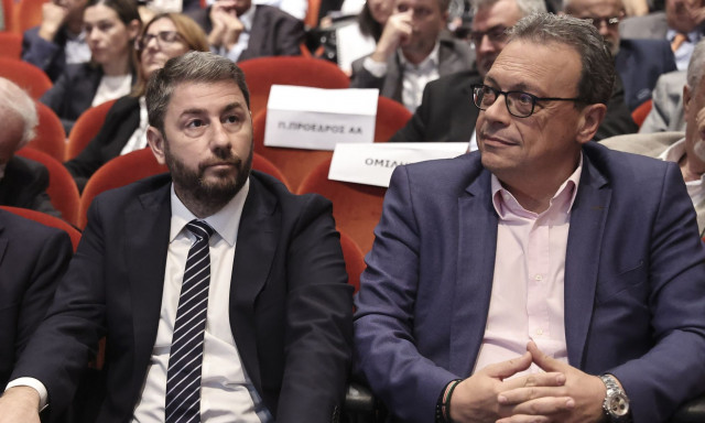 Ανοίγει «πολεμικό μέτωπο» μεταξύ ΠΑΣΟΚ και ΣΥΡΙΖΑ