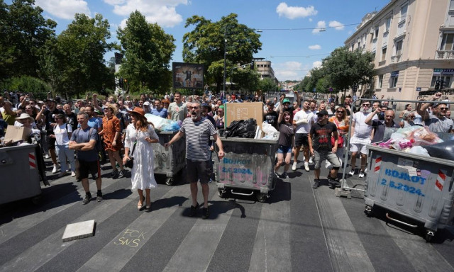 Σερβία: «Τρίζει» η καρέκλα του Βούτσιτς - Πρώτο σε δημοσκόπηση το ψηφοδέλτιο των φοιτητών