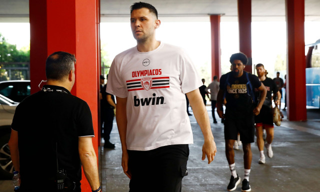 Ολυμπιακός: Συνεχίζει ο Παπανικολάου, χωρίς να κάνει αποδεκτή την πρόταση επέκτασης