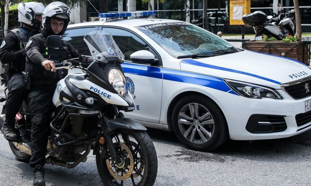 Θεσσαλονίκη: Έδειραν και λήστεψαν 52χρονο αφού πρώτα τον εξανάγκασαν να χορέψει