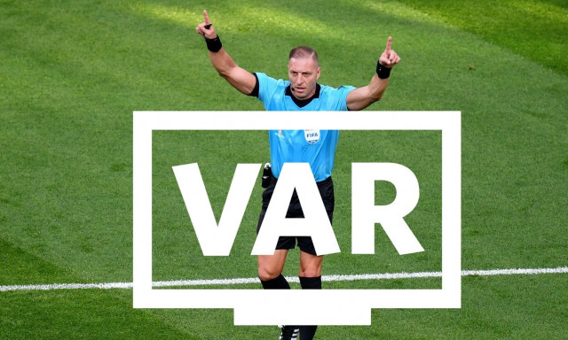 FIFA: Προτάσεις για επιπλέον εμπλοκή του VAR στο παιχνίδι – Σημαντική αλλαγή στα πέναλτι