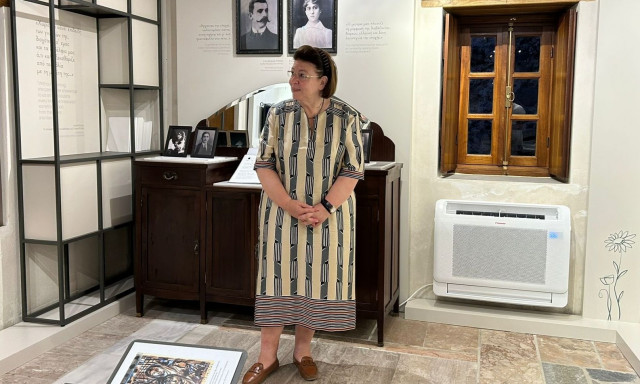 «Εύγε στην αγαπημένη μας»: Ο Άδωνις αποθεώνει τη Μενδώνη για το τελεφερίκ στη Μονεμβασιά