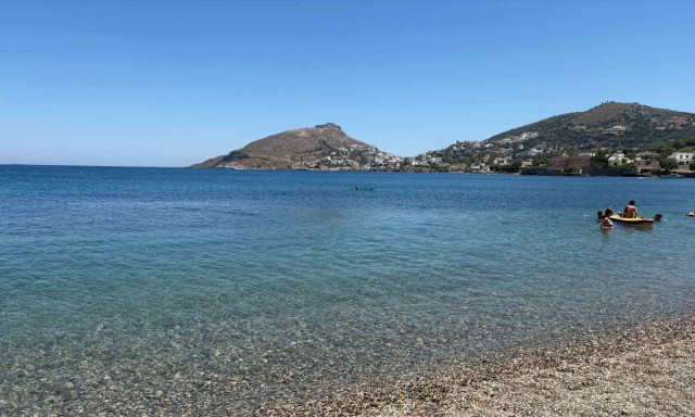 Λέρος: Το κρυμμένο μυστικό στα Δωδεκάνησα – Πεντακάθαρες παραλίες και καλό φαγητό