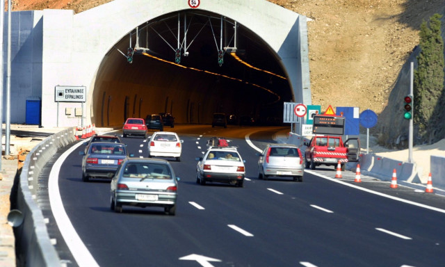 Τροχαίο ατύχημα στην Εθνική Οδό Αθηνών Κορίνθου - Καθυστερήσεις στο ύψος της Κακιάς Σκάλας