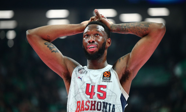 Μεταγραφές, Ολυμπιακός: Έρχεται Ελλάδα ο Χολ