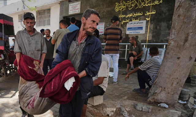 Γάζα: Γιατροί και προσωπικό ανθρωπιστικών οργανώσεων λιποθυμούν από την πείνα