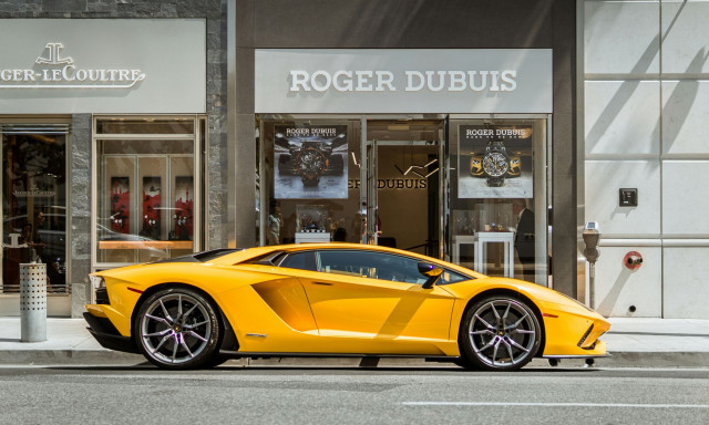 Νέα έκθεση: 1 στους 140 ενήλικες στον κόσμο είναι πλέον εκατομμυριούχος