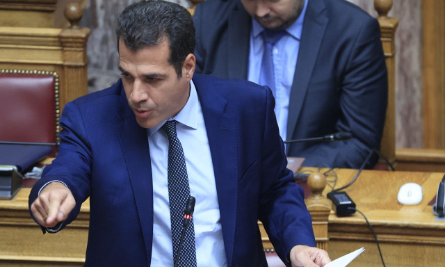 Πλεύρης: Μοντέλο αποτροπής με κλειστές δομές εκτός Ε.Ε. και αντικίνητρα