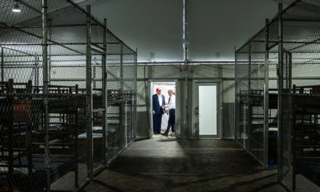 Κρατούμενος του Alligator Alcatraz εκλιπαρεί για βοήθεια: «Έχω να δω ήλιο 10 μέρες»