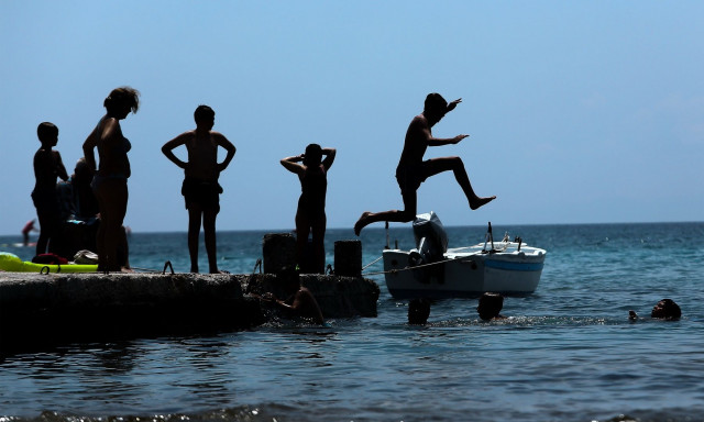 Καιρός: Οι δυσκολότερες μέρες του καύσωνα είναι μπροστά – Στους 43 βαθμούς σήμερα η θερμοκρασία