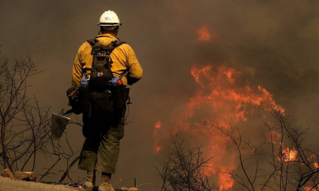 Φωτιά στη Λεμεσό: Η Ελλάδα συνδράμει την Κύπρο με 26 Δασοκομάντος