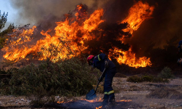 Φωτιές στην Ελλάδα: Πολύ υψηλός κίνδυνος πυρκαγιάς σήμερα Πέμπτη – Δείτε το χάρτη