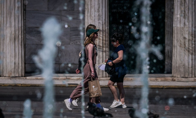 Καύσωνας: 153°C σε οροφή αυτοκινήτου στη Λένορμαν και 70°C στην Ομόνοια