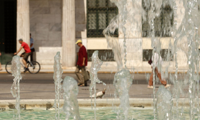 Καιρός: Τα προγνωστικά μοντέλα δείχνουν καύσωνα βαρβάτο - Το «αλλά» Χατζηγρίβα που φέρνει ανατροπή