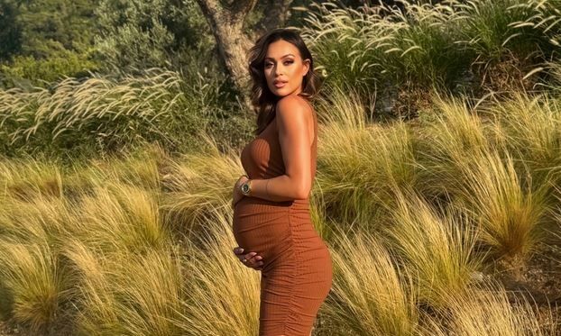 Δώρα Παντέλη: Οι πρώτες φωτογραφίες με τον νεογέννητο γιο της μέσα από το μαιευτήριο