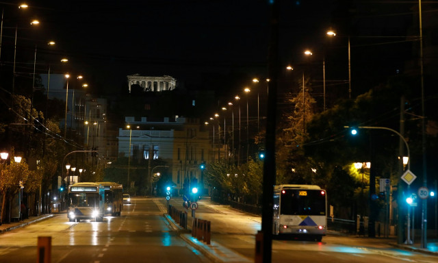 Καιρός: Νύχτα - κόλαση στα μεγάλα αστικά κέντρα – Δεν πέφτει κάτω από τους 28 βαθμούς η θερμοκρασία