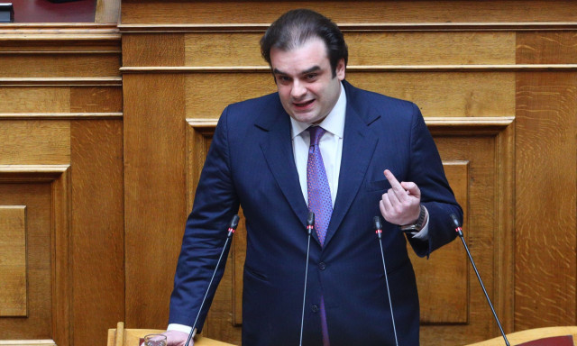 Πιερρακάκης κατά ΠΑΣΟΚ για την τροπολογία: Άμα θέλετε να κλείσετε τις τράπεζες, να πάτε στον ΣΥΡΙΖΑ