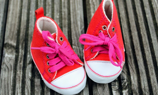 Ηράκλειο: «Πάλευαν 45 λεπτά να επαναφέρουν το παιδί» - 18 μηνών κοριτσάκι πνίγηκε από σουβλάκι