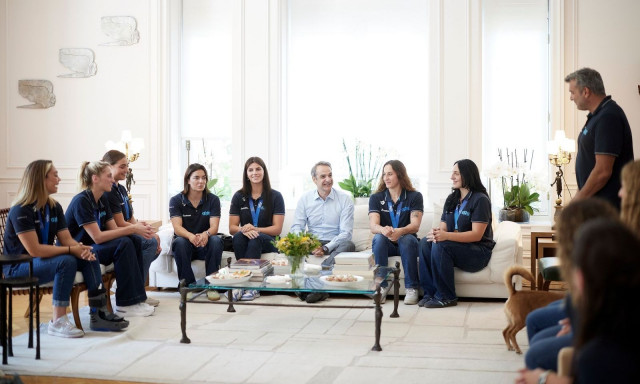 Ο Μητσοτάκης υποδέχθηκε στο Μαξίμου την παγκόσμια πρωταθλήτρια ομάδα πόλο γυναικών - Φωτογραφίες