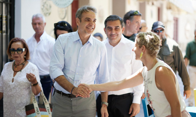 Μητσοτάκης από Σκιάθο: Κλείνουμε τα αυτιά στην τοξικότητα και εργαζόμαστε σκληρά