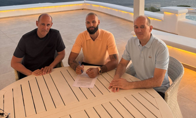 Ολυμπιακός: Υπέγραψε για τρία ακόμη χρόνια ο Φουρνιέ