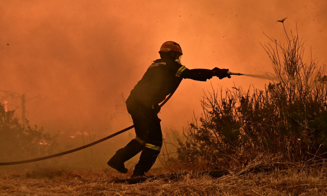 Φωτιά τώρα: Μαίνεται η πυρκαγιά στα Κύθηρα – «Έχουμε πάθει βιβλική καταστροφή»
