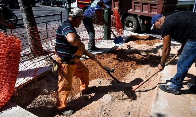 Υπουργείο Εργασίας: Σε Αττική και άλλες περιοχές παραμένουν σε ισχύ τα μέτρα για τον καύσωνα