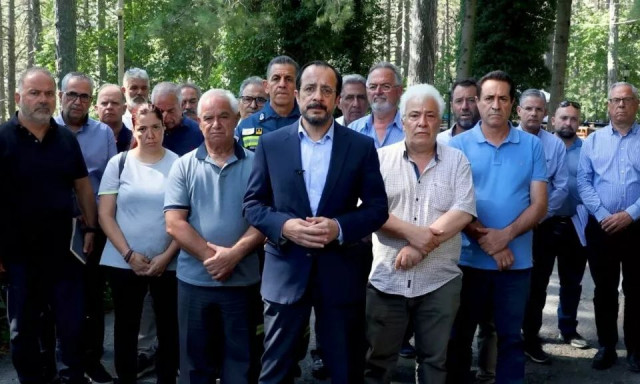 Νίκος Χριστοδουλίδης: 12 μέτρα στήριξης μετά τις φονικές πυρκαγιές στην Κύπρο