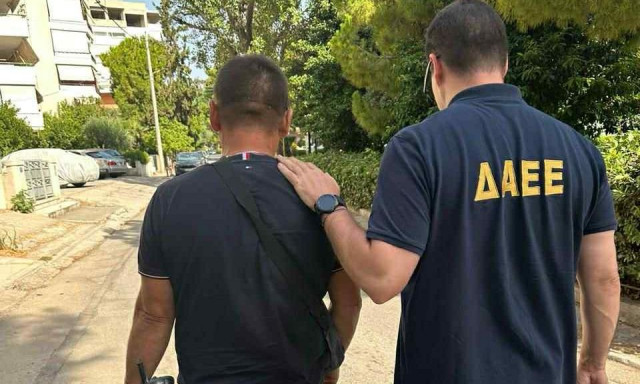 Κερατέα: Συνελήφθη Αλβανός που εκτελούσε θερμές εργασίας σε κήπο μονοκατοικίας