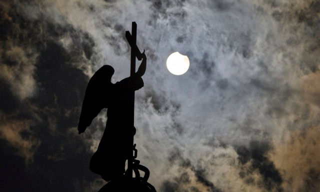 Στις 2 Αυγούστου η μεγαλύτερη ηλιακή έκλειψη του αιώνα : Έξι λεπτά σκοτάδι το απόγευμα