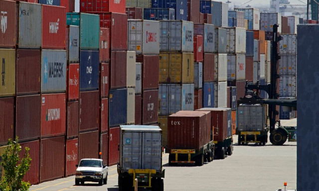 Reuters: «Η υποδεέστερη Ευρώπη αποδέχθηκε την λιγότερο επώδυνη εμπορική συμφωνία με τις ΗΠΑ»