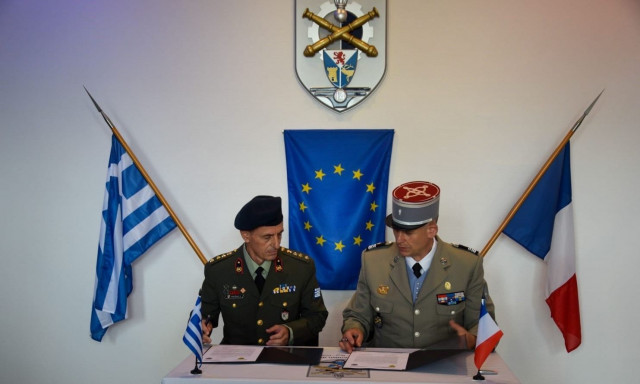 Ελλάδα-Γαλλία: Αδελφοποίηση στρατιωτικών εργοστασίων του τεχνικού σώματος