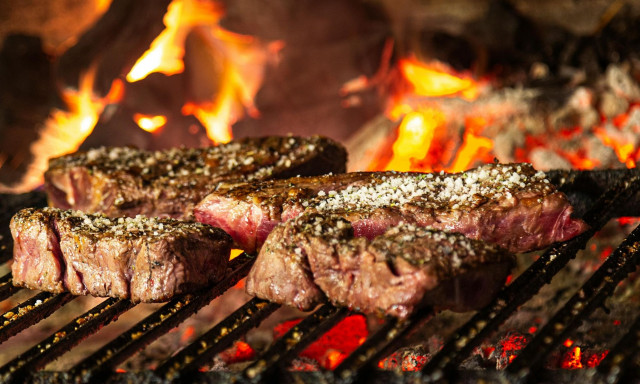 Λιγότερο κόκκινο κρέας για να μειώσετε τον κίνδυνο καρκίνου - Τι δείχνουν επιστημονικές έρευνες