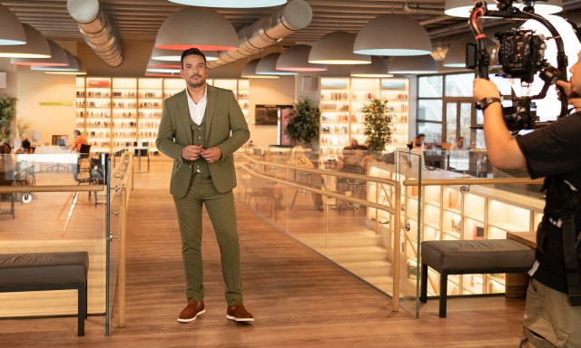 ΣΚΑΪ: Ο Κώστας Τσουρός «Το ‘χει!» και το στοίχημα της πρεμιέρας