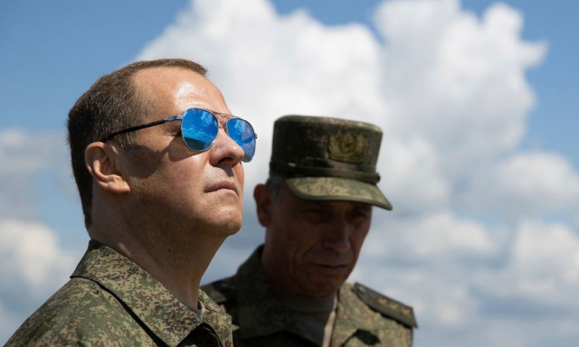 Η Ρωσία απαντά στον Τραμπ: «Κάθε νέο τελεσίγραφο μας φέρνει πιο κοντά στον πόλεμο» λέει ο Μενβέντεφ