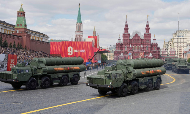 Financial Times: Η Ρωσία ξεμένει από σοβιετικά όπλα - Γιατί δεν χρησιμοποιεί ποιοτικά πυρομαχικά