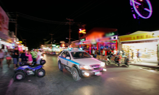 Ζάκυνθος: Challenge στοματικού έρωτα, ποτά «μπόμπες» και αχαλίνωτα πάρτι - Αντιδρά ο Δήμος