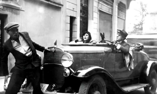 Το Guitarte Ensemble συνοδεύει ζωντανά την προβολή της «Κοινωνική Σαπίλας» του Στέλιου Τατασόπουλου