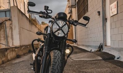 Γιατί οι μοτοσικλετιστές βάζουν ένα Χ πάνω από τα φώτα της μηχανής τους